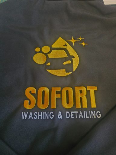 Bestickte Softshell-Jacke