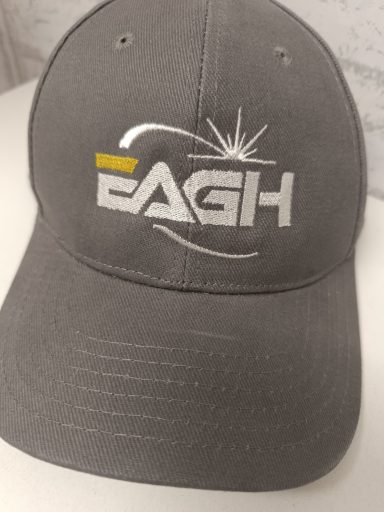 Bestickte Caps mit Firmenlogo